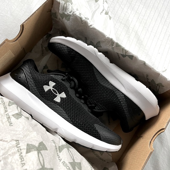 Under Armour Surge 3 Running Shoes - Picture 8 of 9